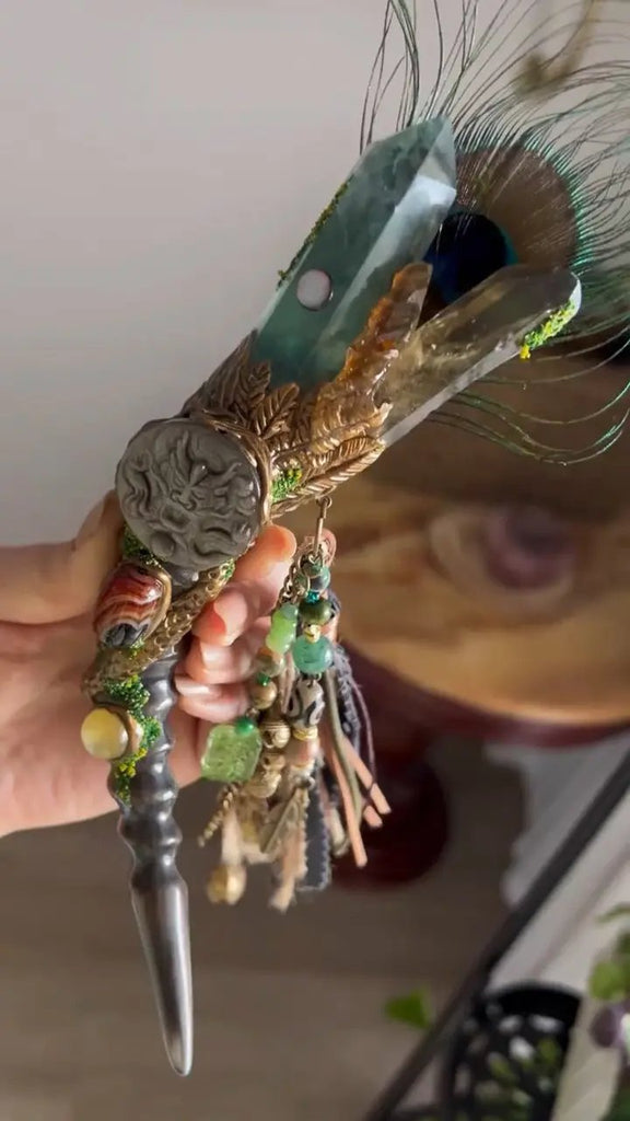 Dragon’s Breath Natural Crystal & Deer Antler Scepter Buddha padmasana